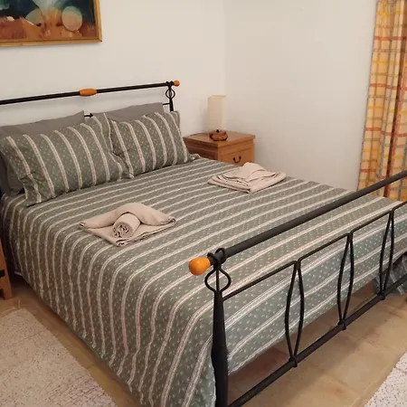 Olhos De água, Mulatinho Lote 9 V3 - Albufeira Casa de Férias